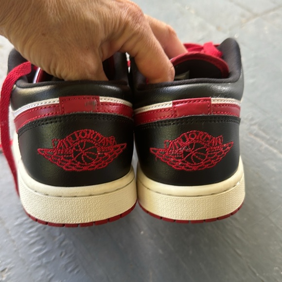 Air Jordan 1 Low ‘White Gym Red’ Size 8 Men’s / Size 9.5 Women’s - Picture 5 of 5